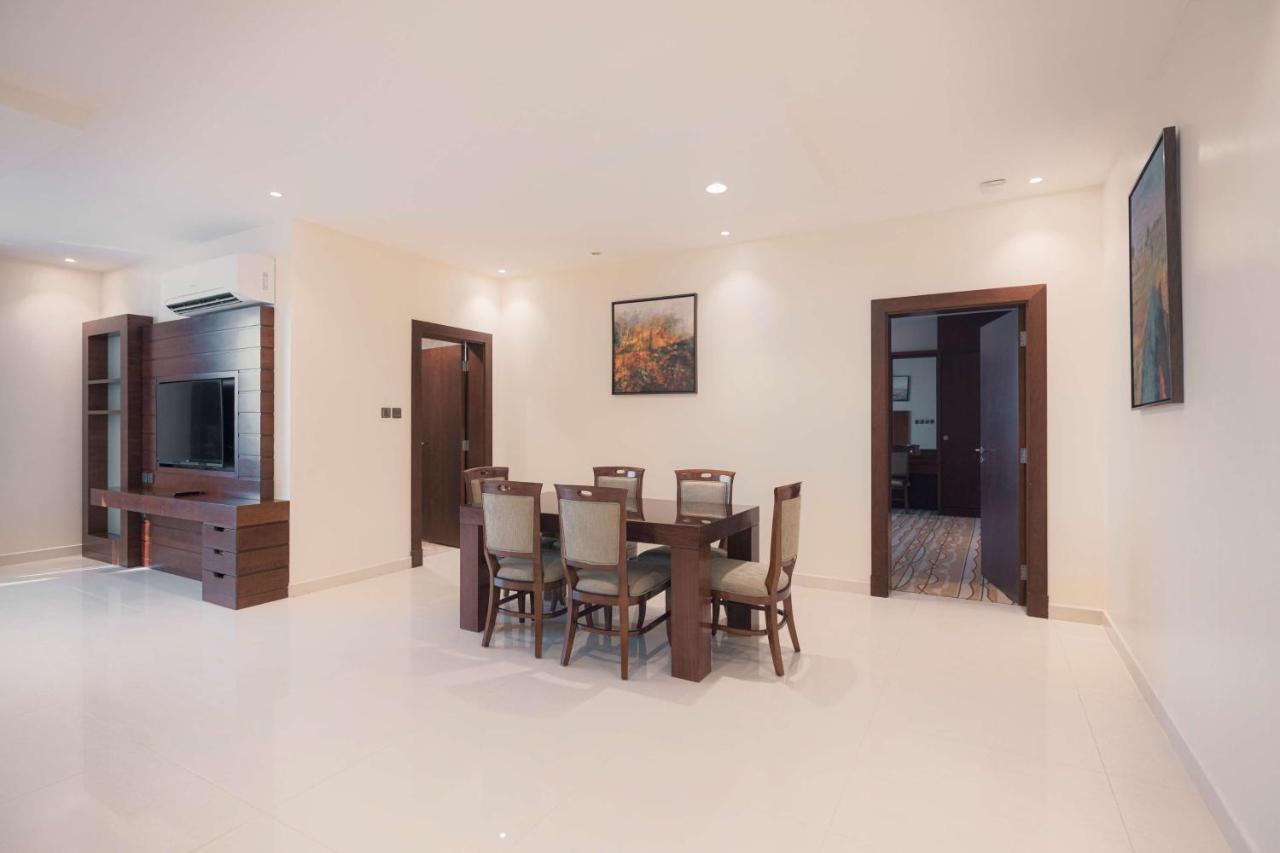 Radisson Blu Hotel, Buraydah Exterior foto